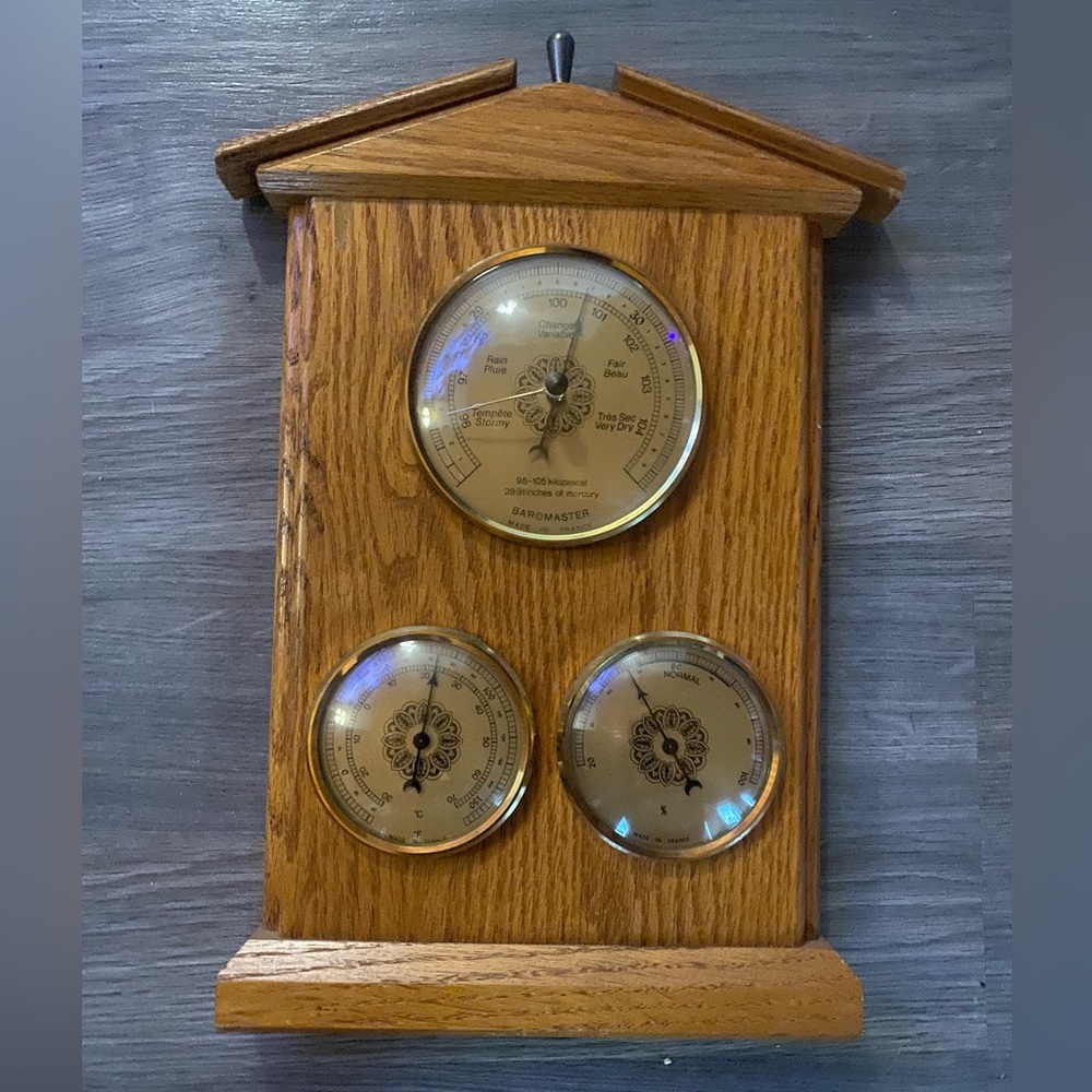 Ergo WoodenWall Barometer with Gold Accents